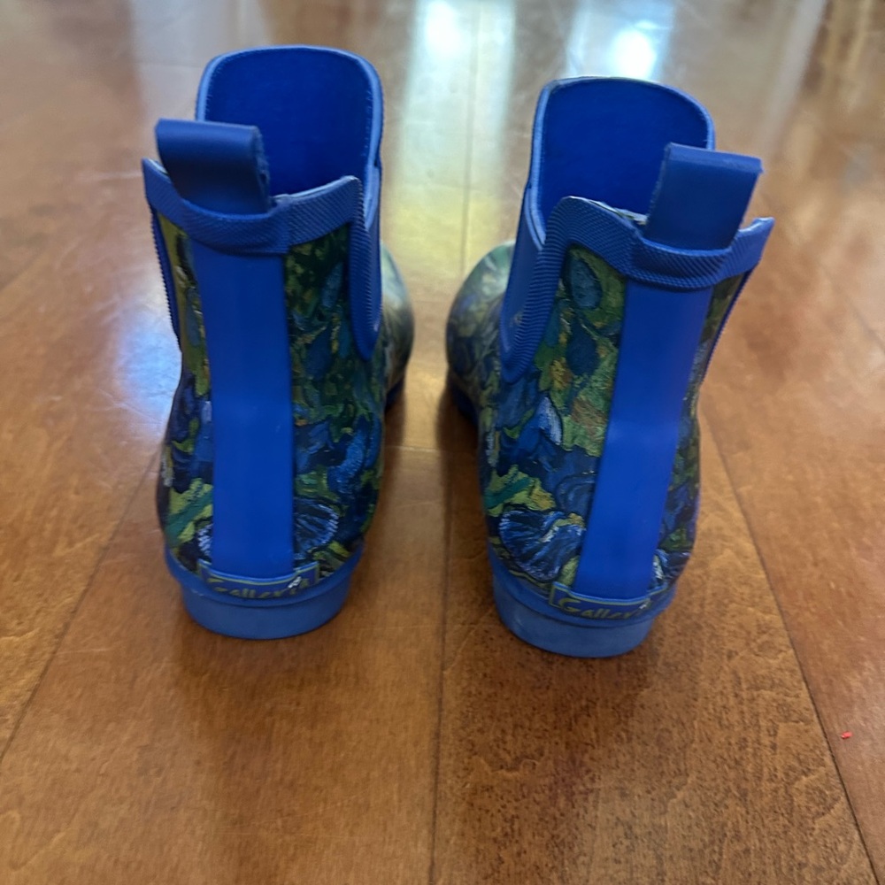 Womens Blue Art-Inspired Rubber Boots - Picture 2 of 6